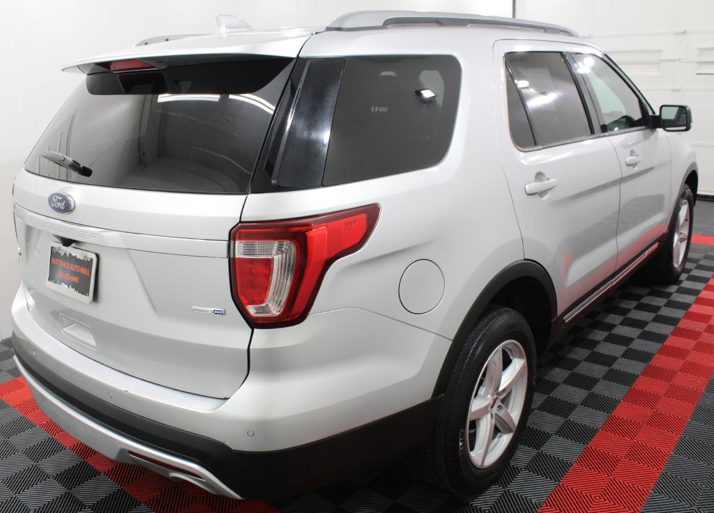 2017 Ford Explorer Image 5