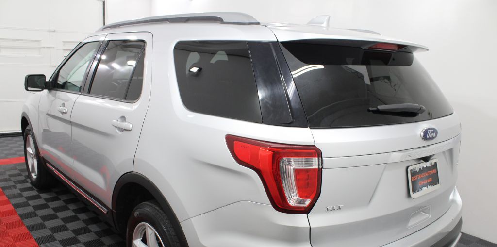 2017 Ford Explorer Image 6