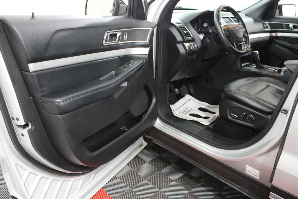 2017 Ford Explorer Image 17