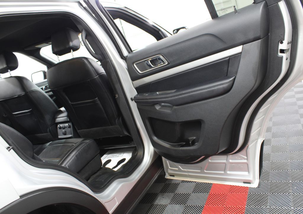 2017 Ford Explorer Image 25