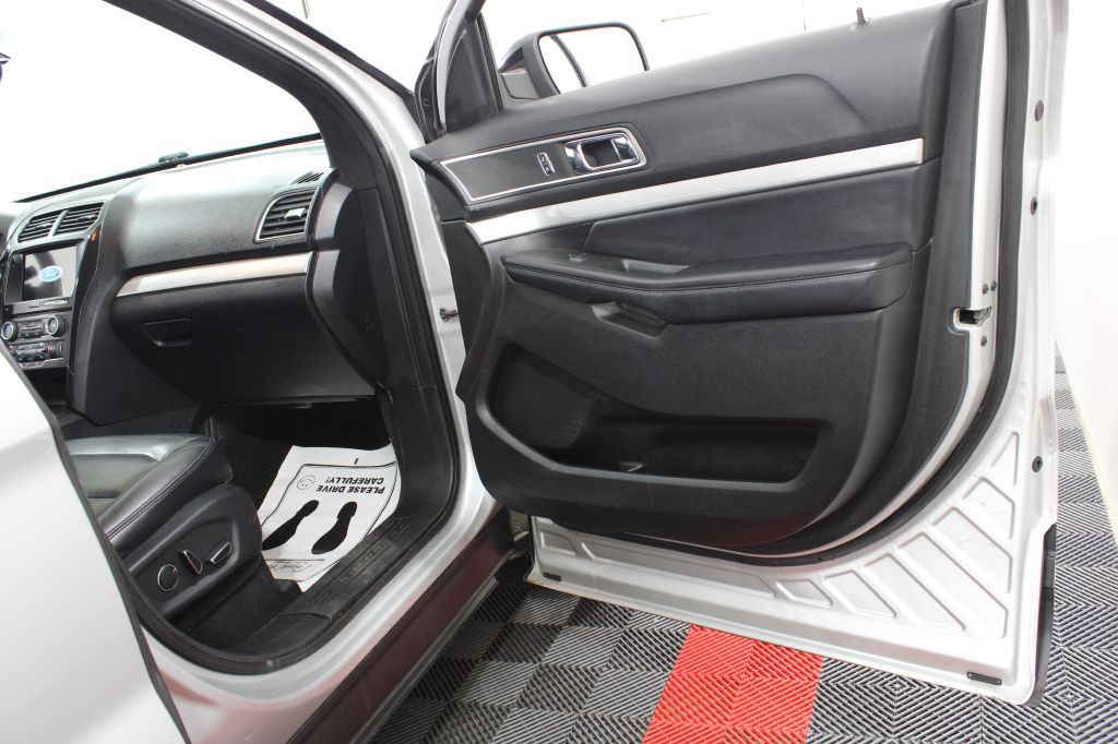 2017 Ford Explorer Image 28