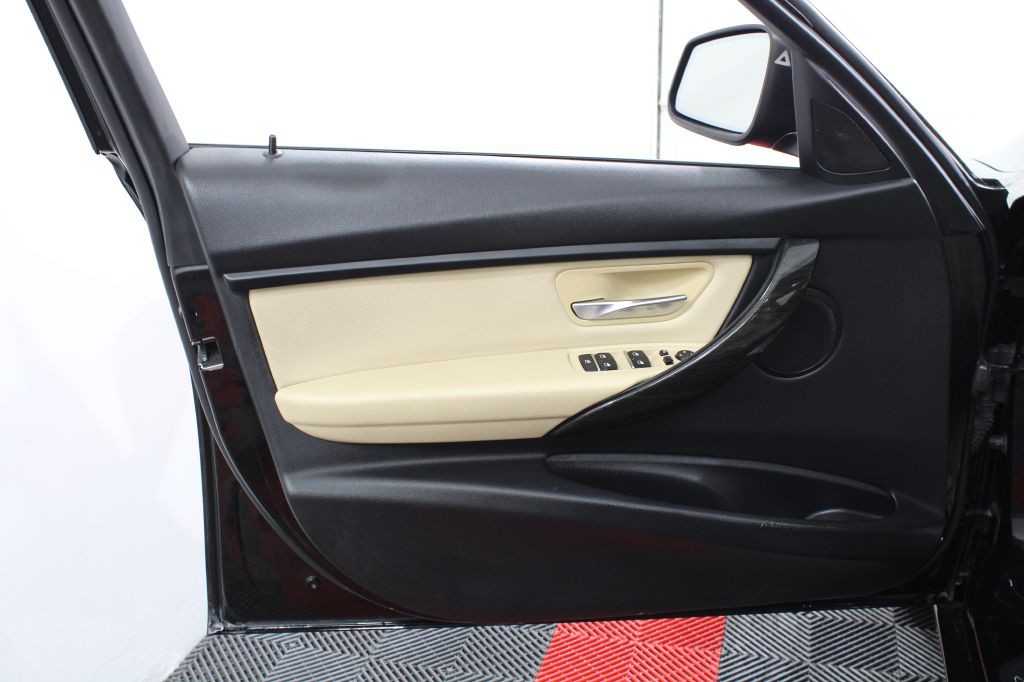 2018 BMW 3 Series Image 12