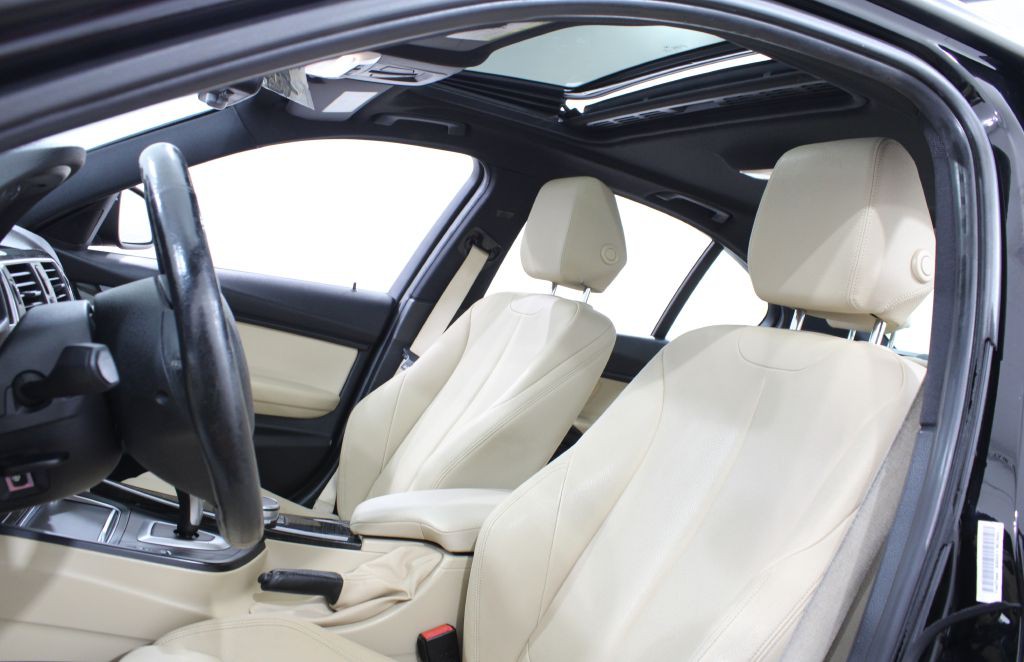 2018 BMW 3 Series Image 14