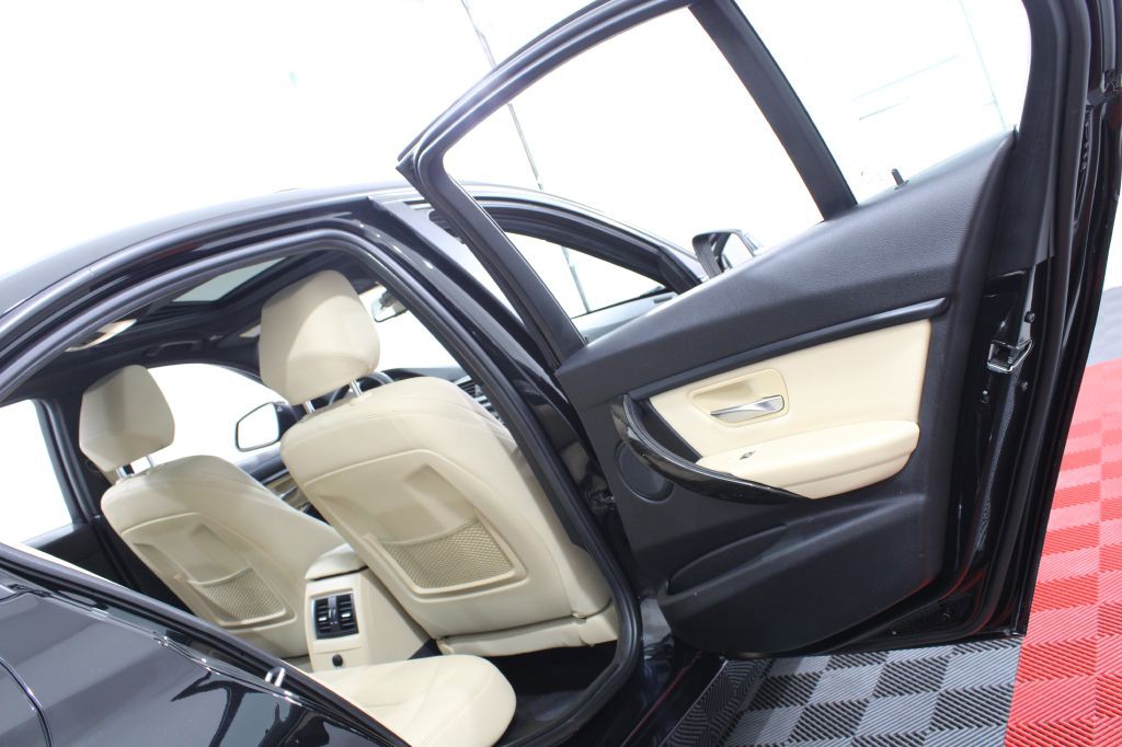2018 BMW 3 Series Image 18