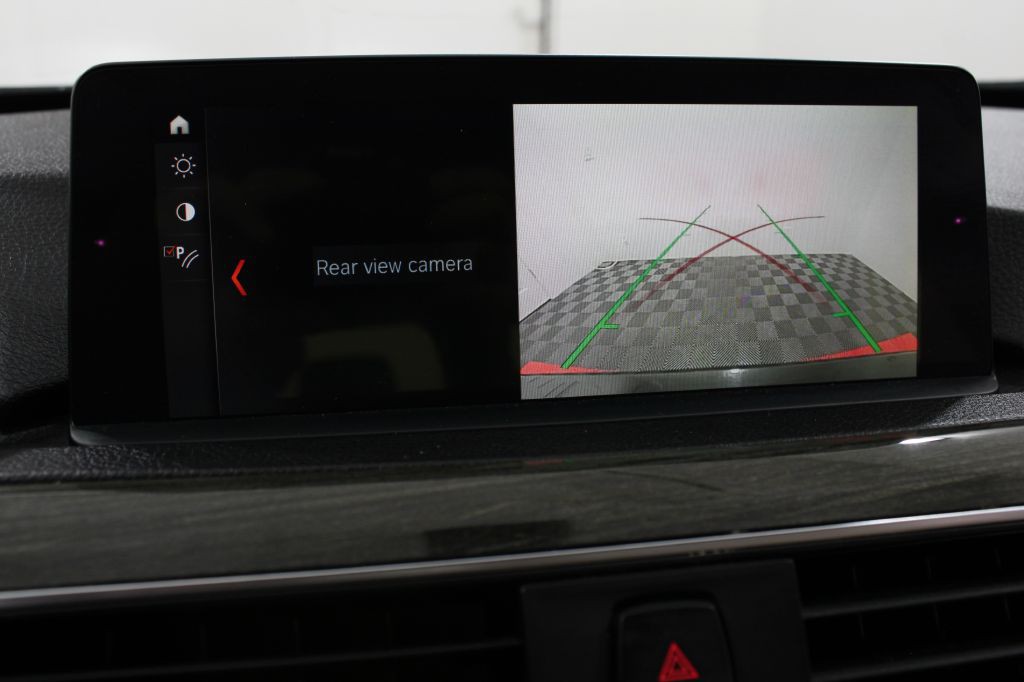2018 BMW 3 Series Image 26