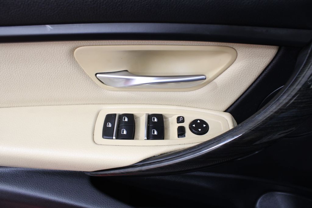 2018 BMW 3 Series Image 31