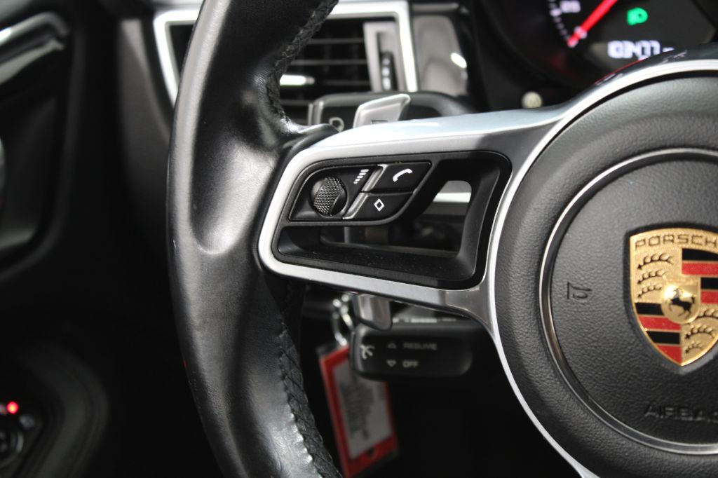 2018 Porsche Macan Image 27