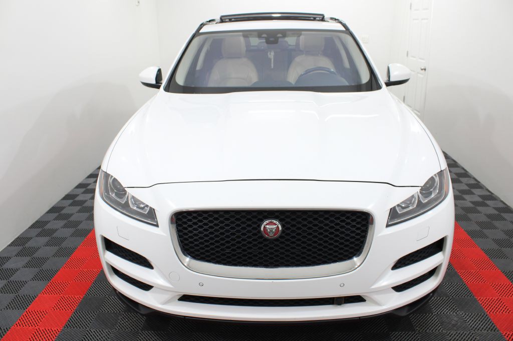2017 Jaguar F-PACE Image 3