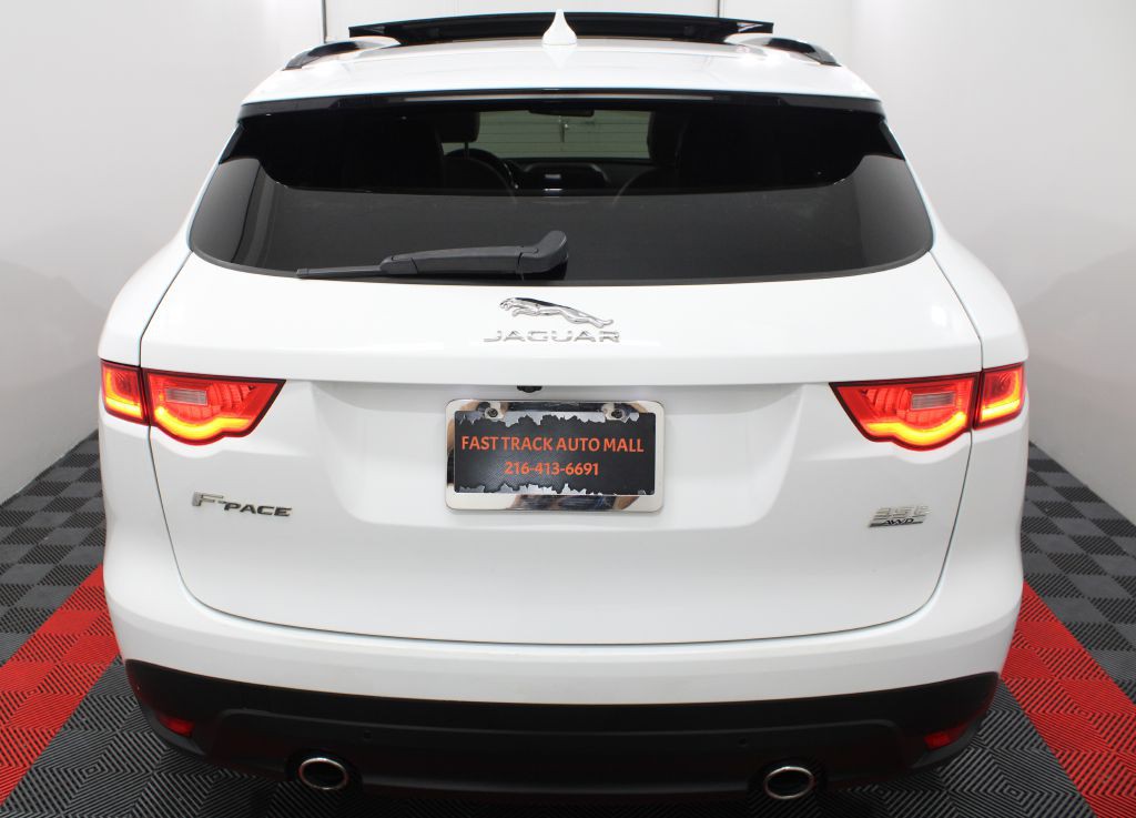 2017 Jaguar F-PACE Image 5