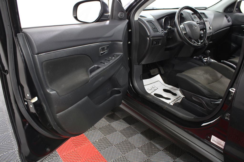 2016 Mitsubishi Outlander Image 10