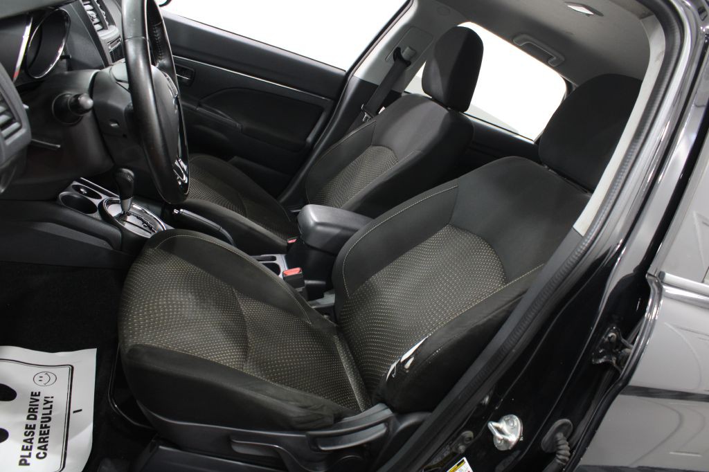 2016 Mitsubishi Outlander Image 11