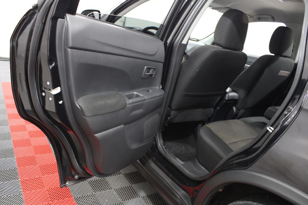 2016 Mitsubishi Outlander Image 12