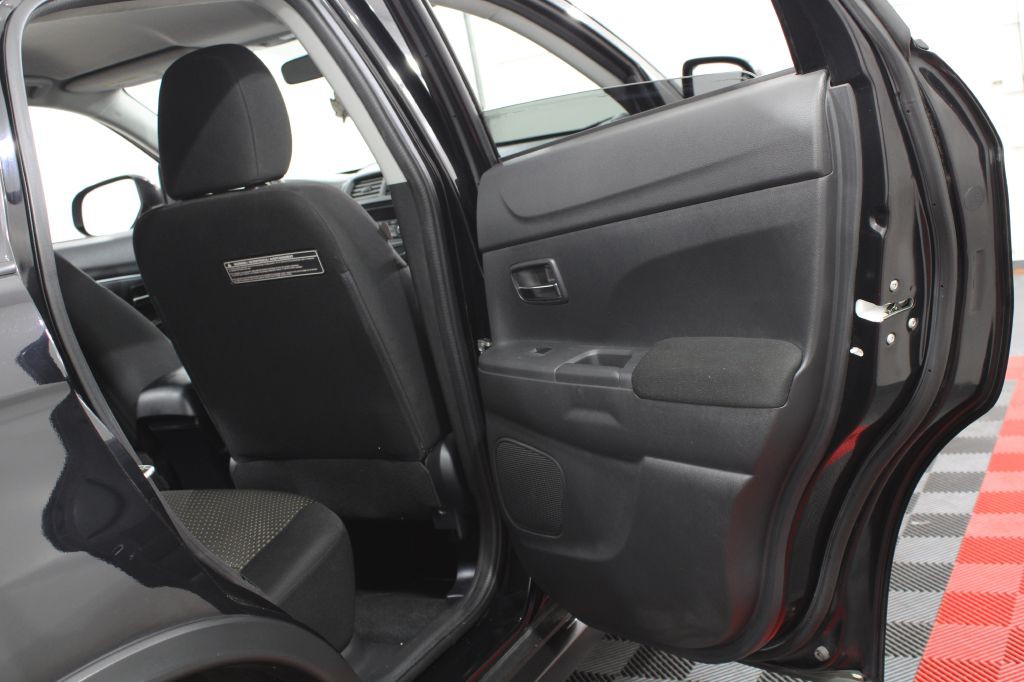 2016 Mitsubishi Outlander Image 15
