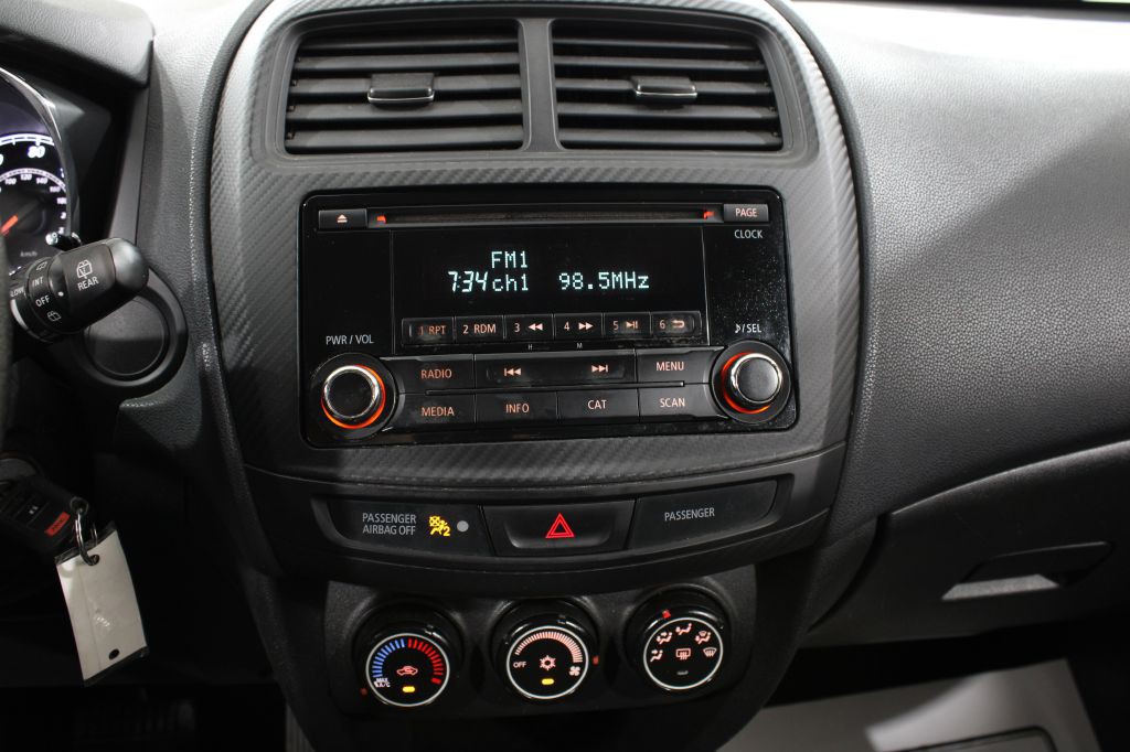 2016 Mitsubishi Outlander Image 24
