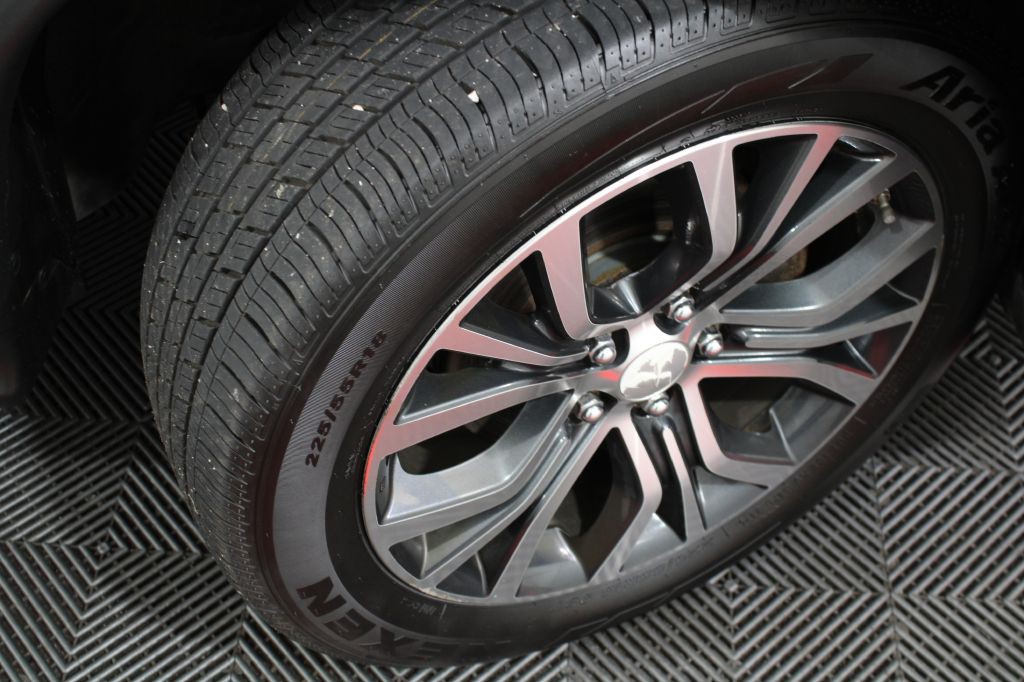 2016 Mitsubishi Outlander Image 25