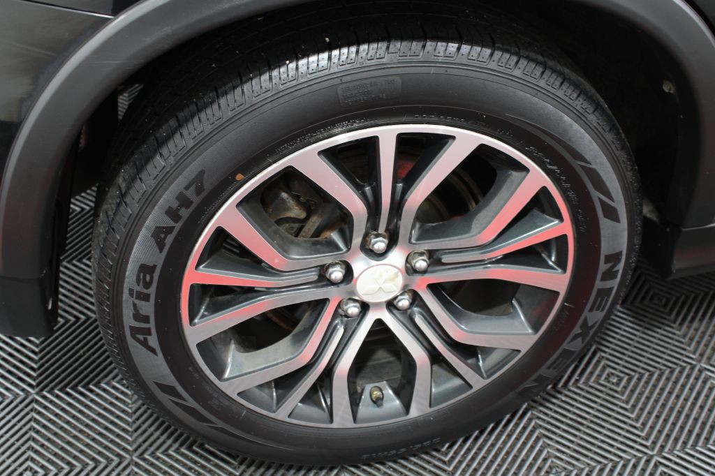 2016 Mitsubishi Outlander Image 26