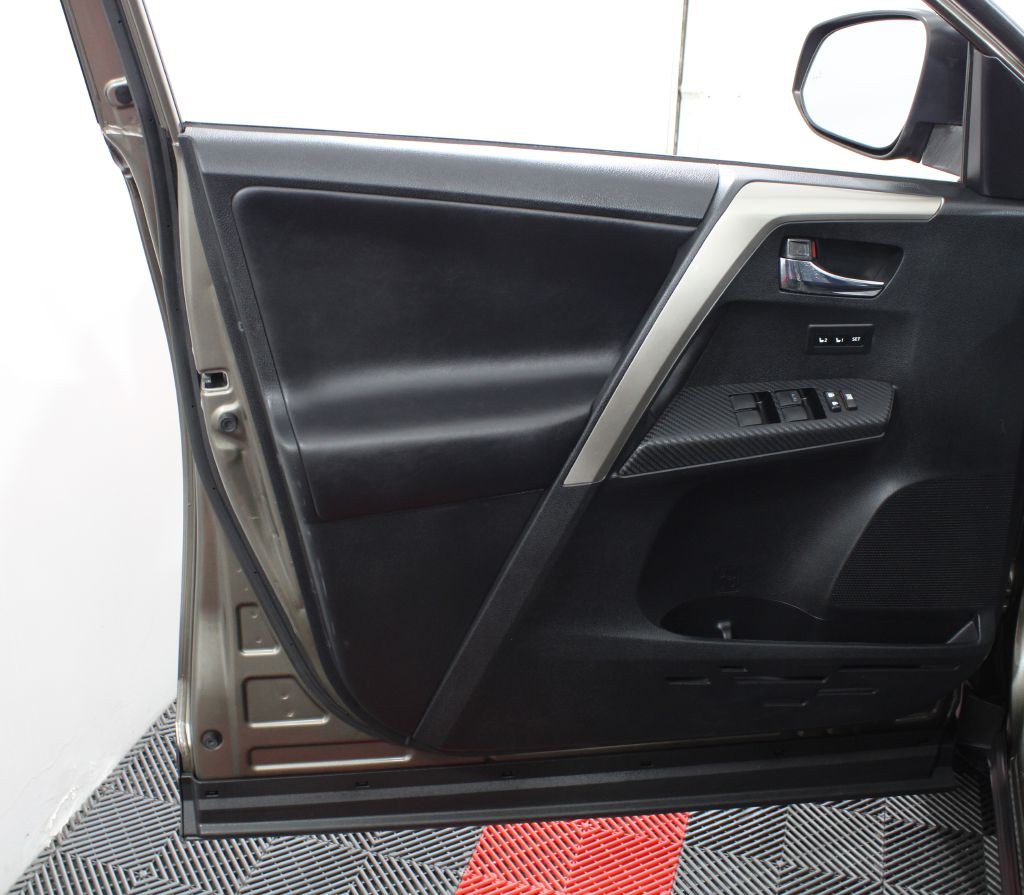 2015 Toyota Rav4 Image 15