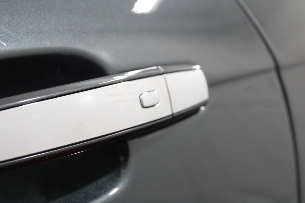 2016 Cadillac SRX Image 11