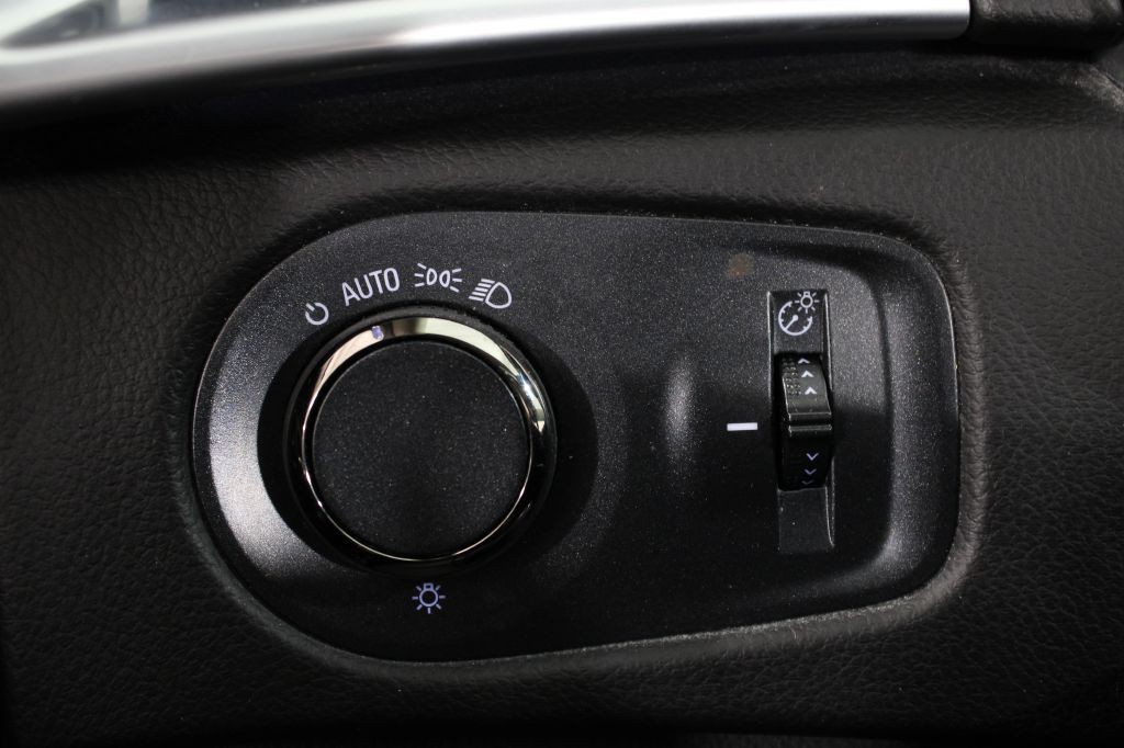 2016 Cadillac SRX Image 39