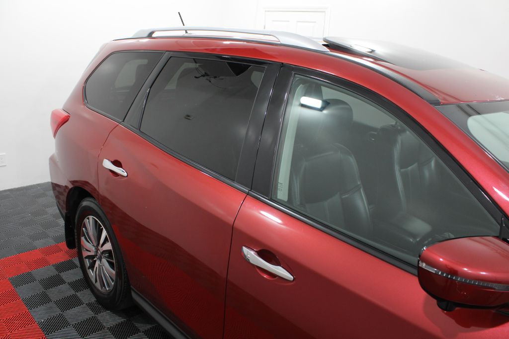 2017 Nissan Pathfinder Image 8