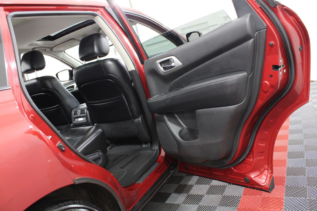 2017 Nissan Pathfinder Image 23