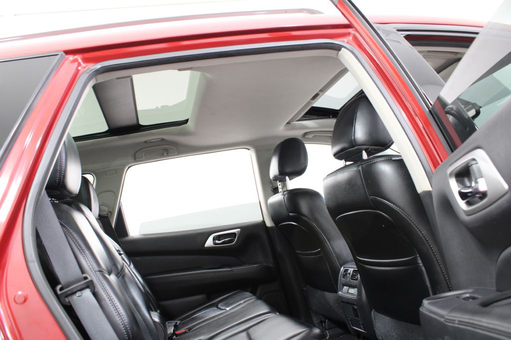 2017 Nissan Pathfinder Image 25