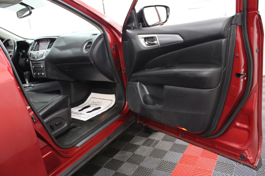 2017 Nissan Pathfinder Image 26