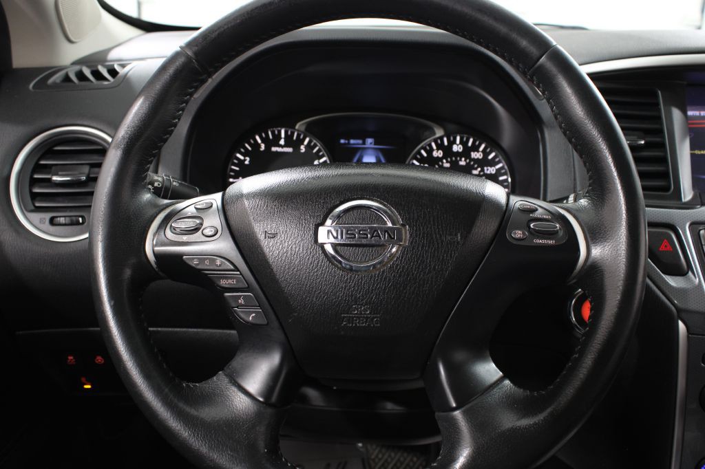 2017 Nissan Pathfinder Image 29