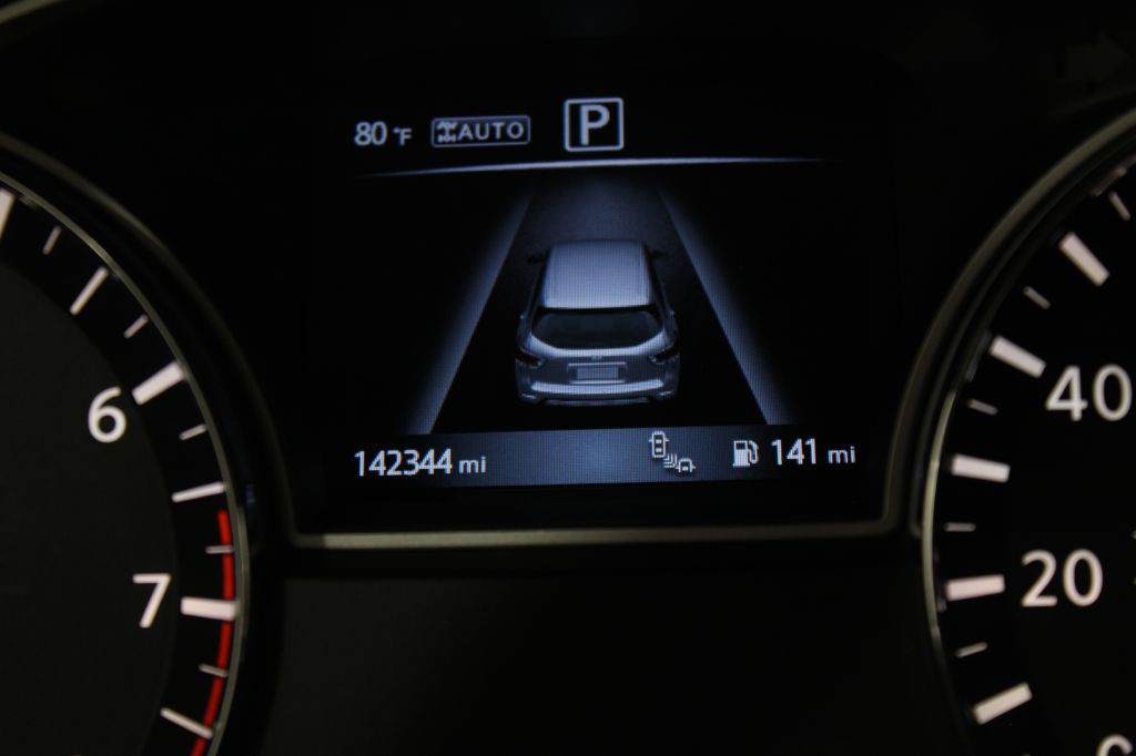 2017 Nissan Pathfinder Image 35
