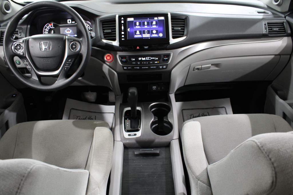 2017 Honda Pilot Image 2