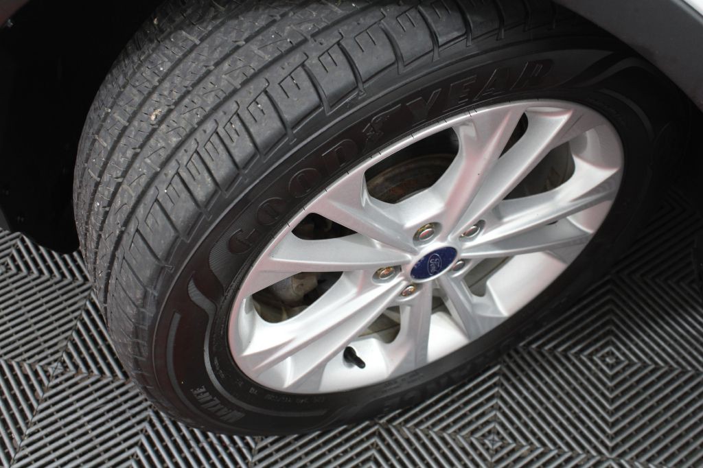 2017 Ford Escape Image 36