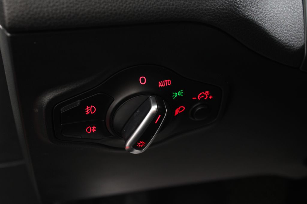 2015 Audi Q5 Image 25