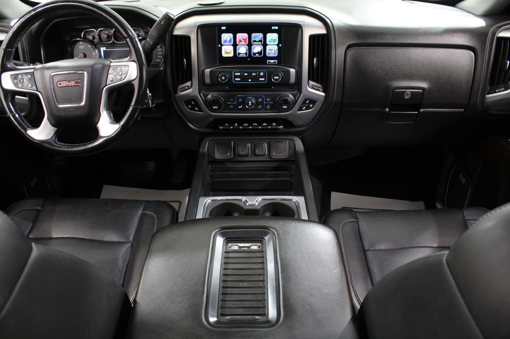 2018 GMC Sierra Image 2