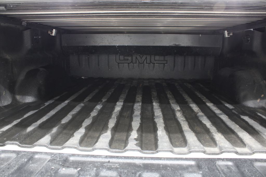 2018 GMC Sierra Image 15