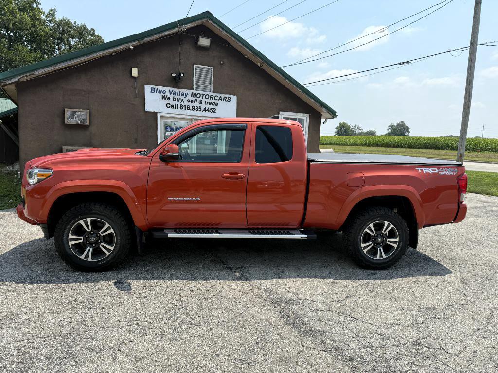 2016 Toyota Tacoma Image 1