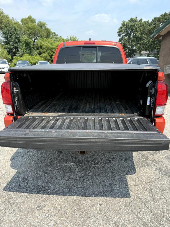 2016 Toyota Tacoma Image 5