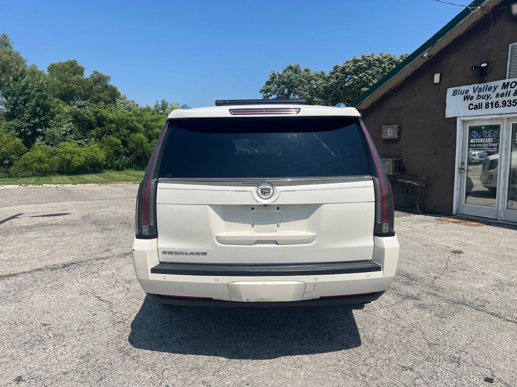 2015 Cadillac Escalade Image 4