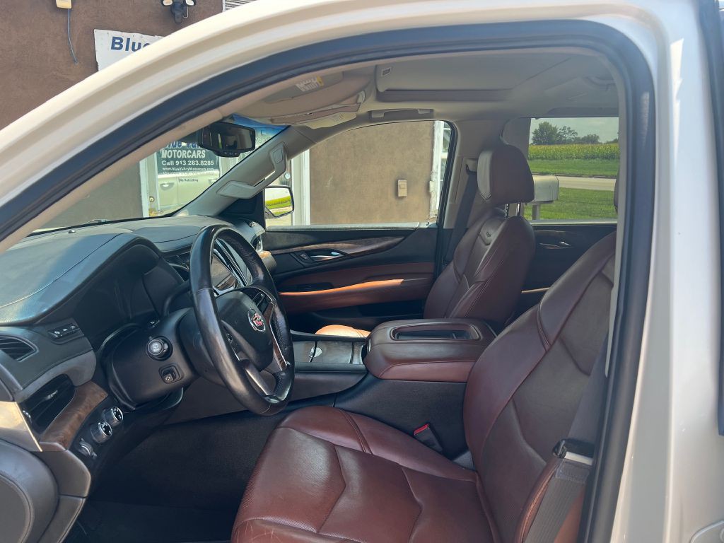 2015 Cadillac Escalade Image 5