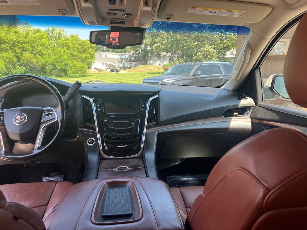 2015 Cadillac Escalade Image 7