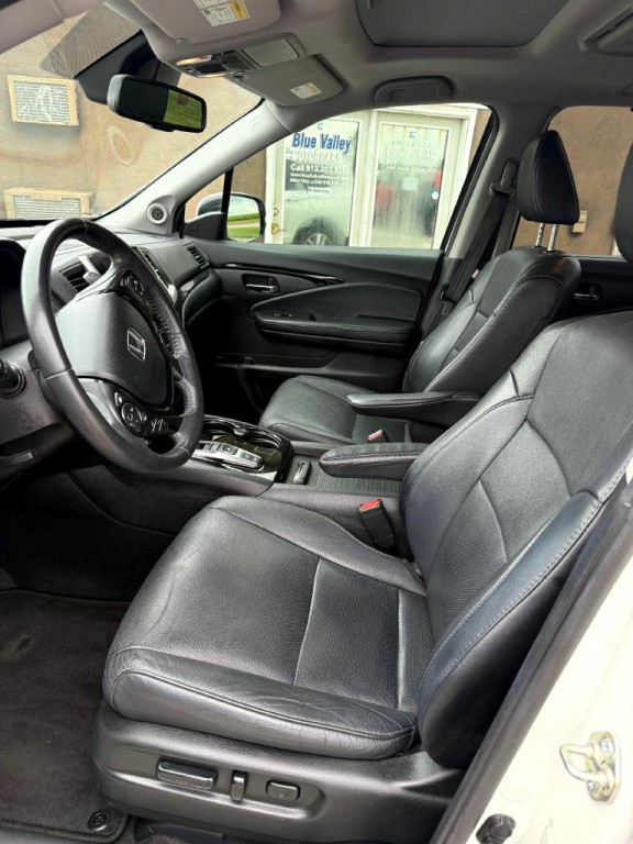 2017 Honda Pilot Image 5