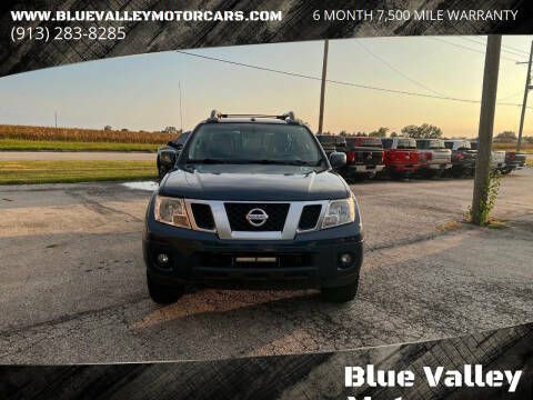2015 Nissan Frontier Image 2