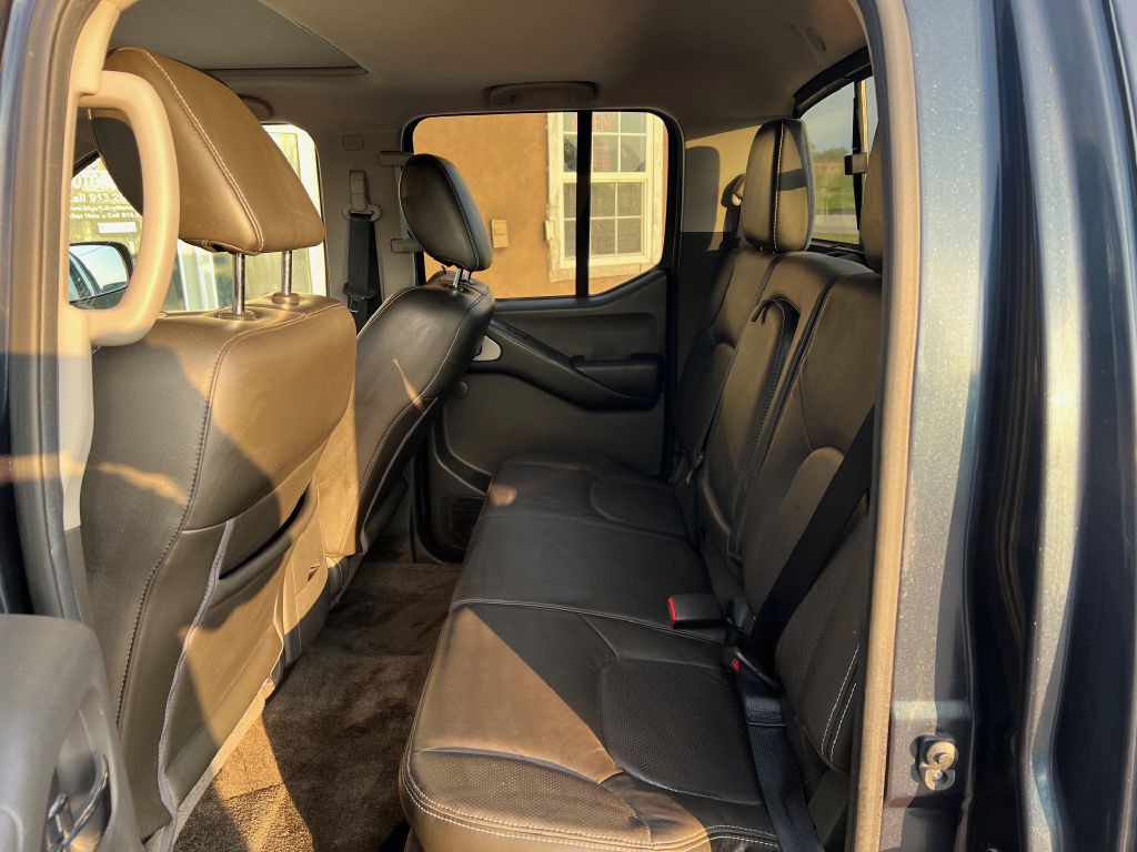 2015 Nissan Frontier Image 7