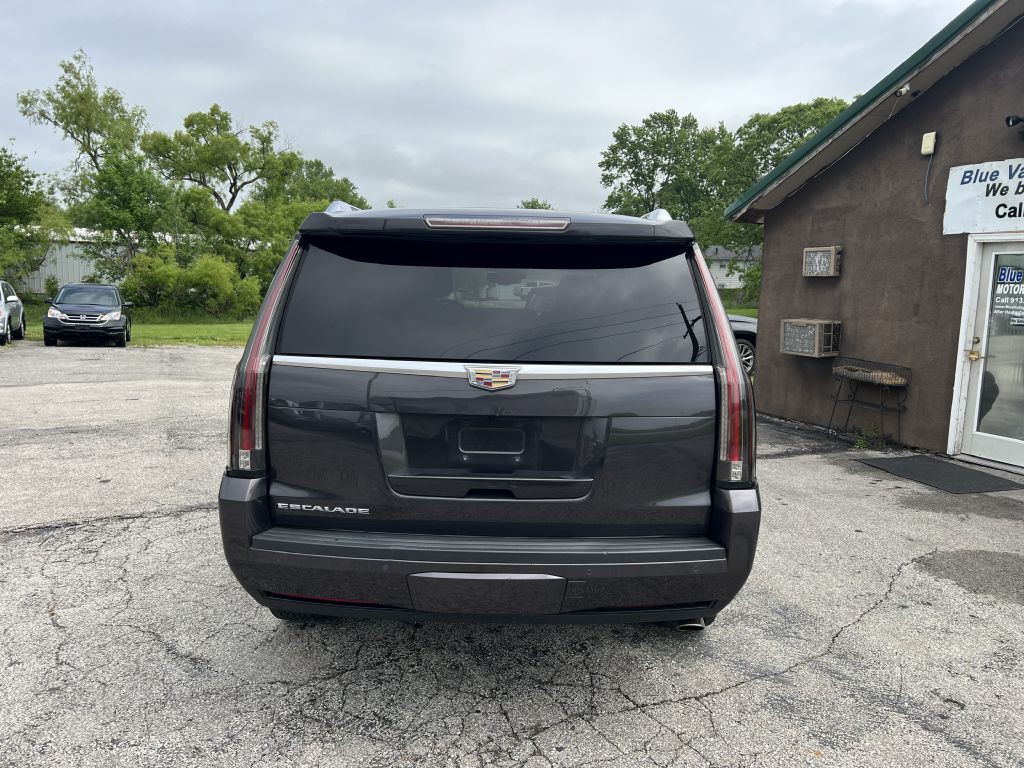 2016 Cadillac Escalade Image 4