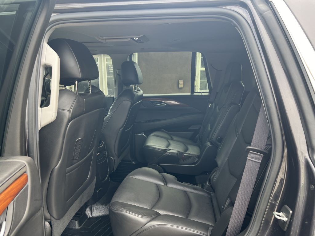 2016 Cadillac Escalade Image 6