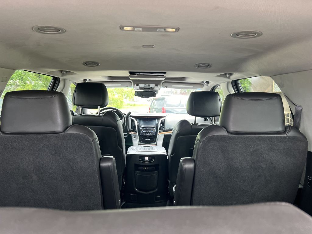 2016 Cadillac Escalade Image 8