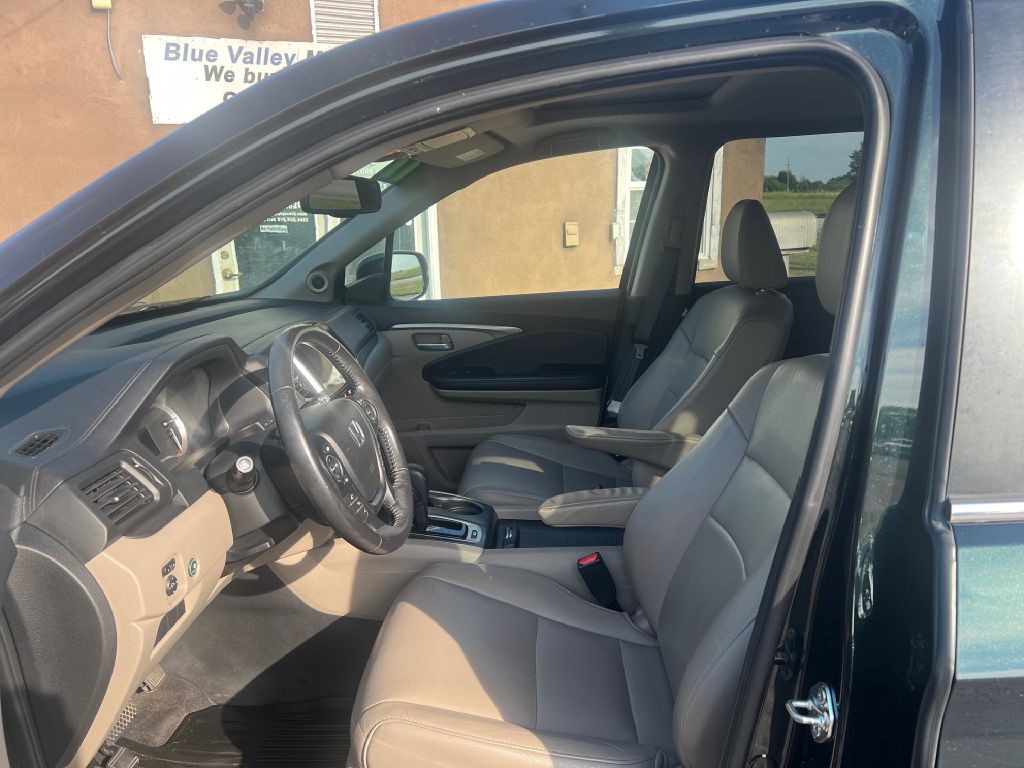 2017 Honda Pilot Image 5