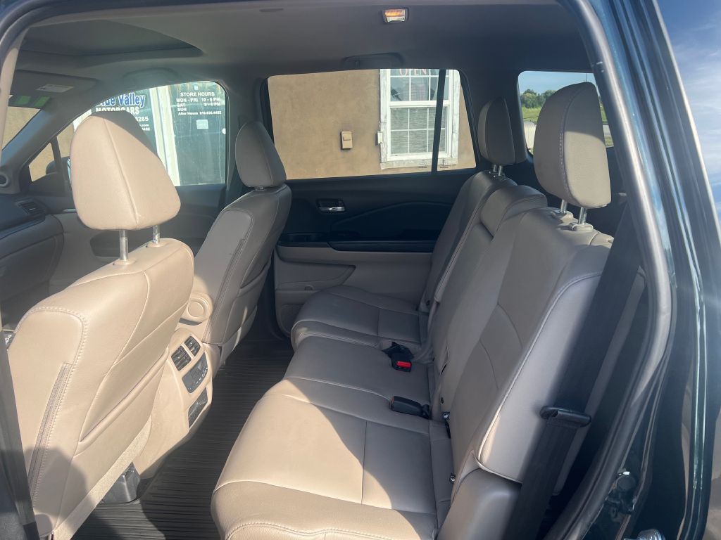 2017 Honda Pilot Image 6