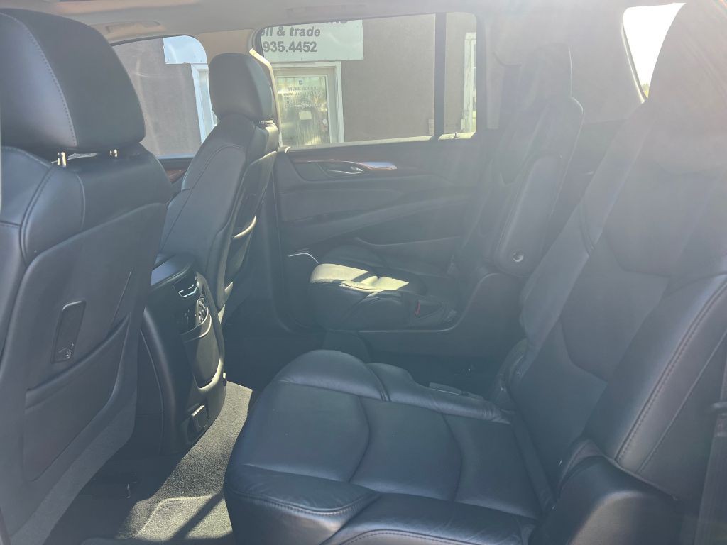 2018 Cadillac Escalade Image 6