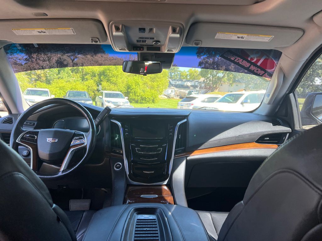 2018 Cadillac Escalade Image 8