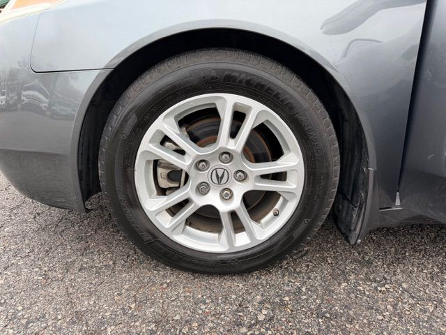 2011 Acura TL Image 9